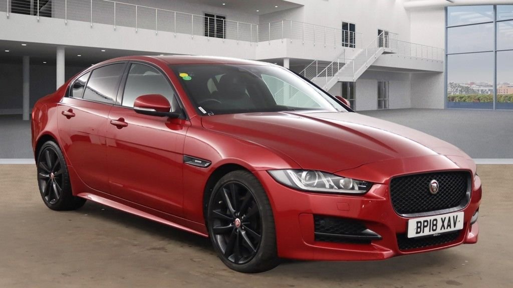 Used Jaguar XE 2018 for sale - 76923945: Photo 1