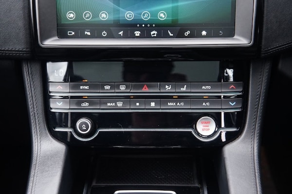 Used Jaguar F-Pace 2019 for sale - 75397853: Photo 18