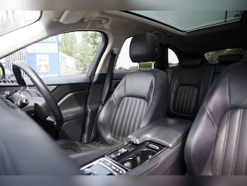 Used Jaguar F-Pace 2019 for sale - 75397853: Photo