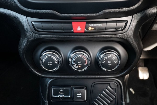 Used Jeep Renegade 2016 for sale - 76223868: Photo 13