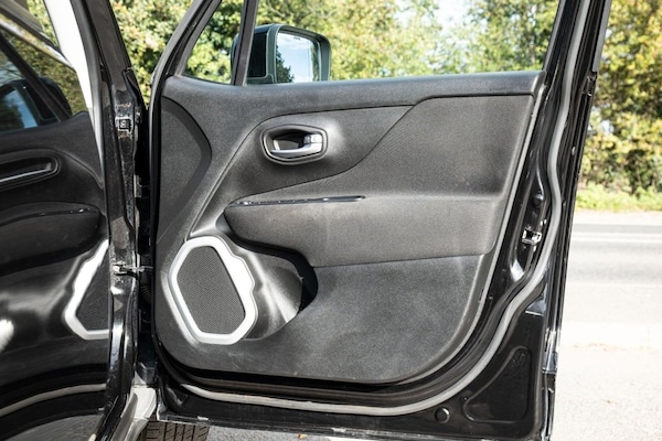 Used Jeep Renegade 2016 for sale - 76223868: Photo 19