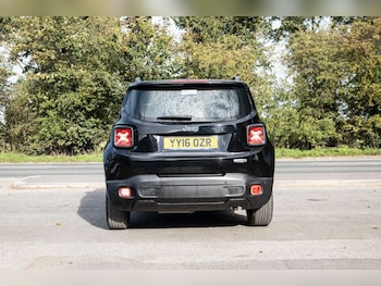 Used Jeep Renegade 2016 for sale - 76223868: Photo 4
