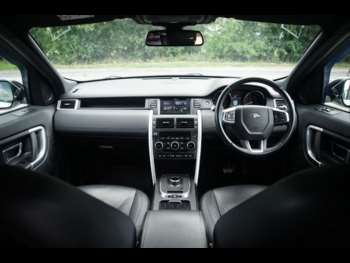 Used Land Rover Discovery Sport 2018 for sale - 74998725: Photo