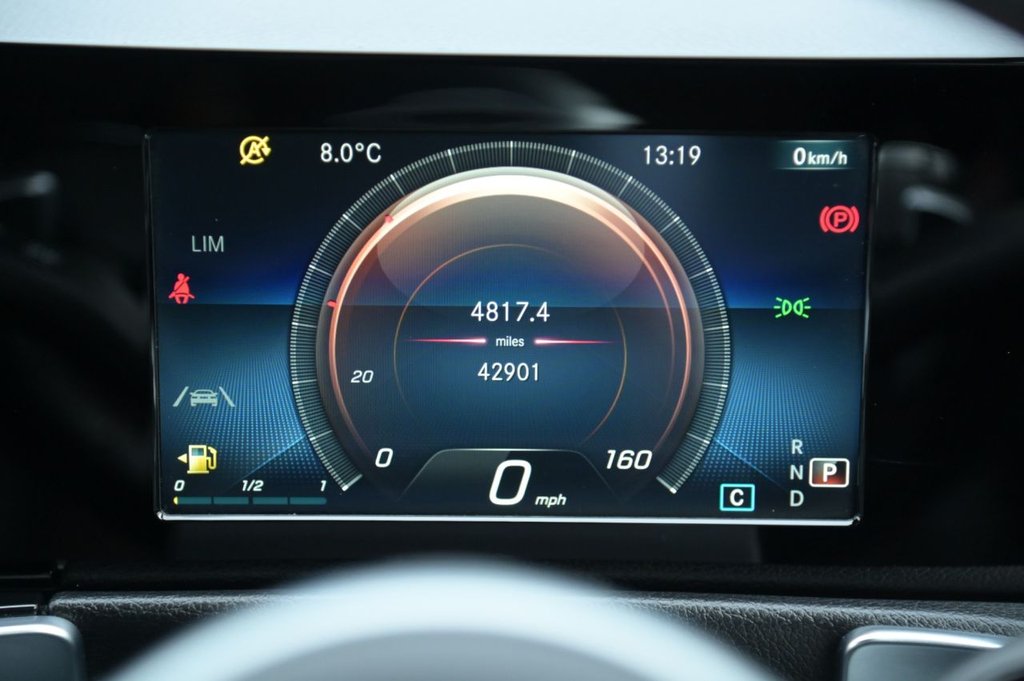 Used Mercedes-Benz GLB 2021 for sale - 76582694: Photo 15