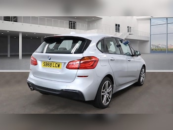 Used BMW 2 Series 2018 for sale - 76950167: Photo