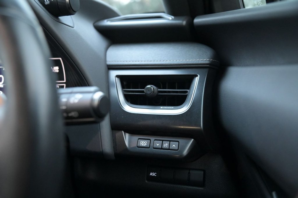 Used Lexus UX 2022 for sale - 76910360: Photo 18