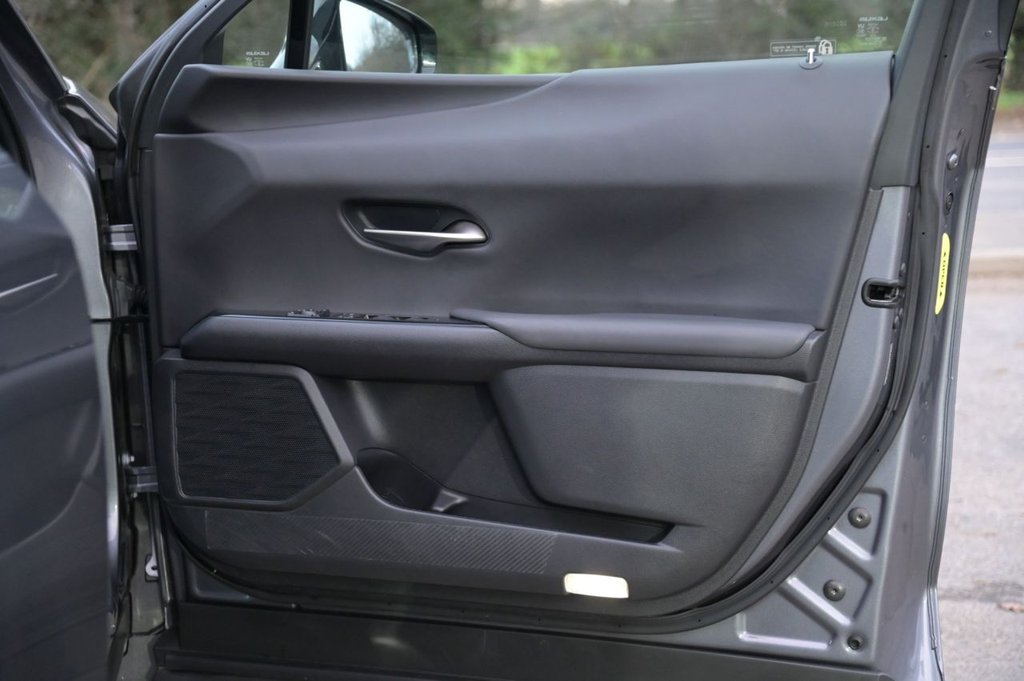 Used Lexus UX 2022 for sale - 76910360: Photo 33