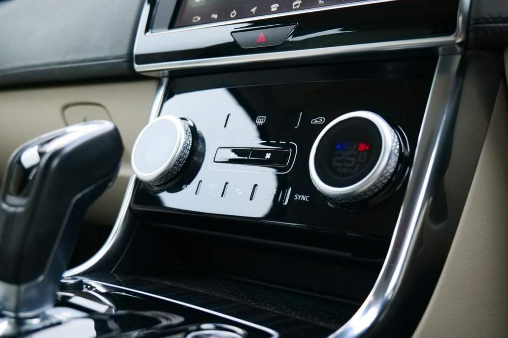 Used Jaguar XE 2019 for sale - 77276081: Photo 19