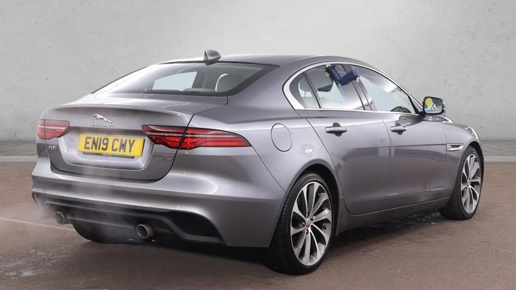 Used Jaguar XE 2019 for sale - 77276081: Photo 2