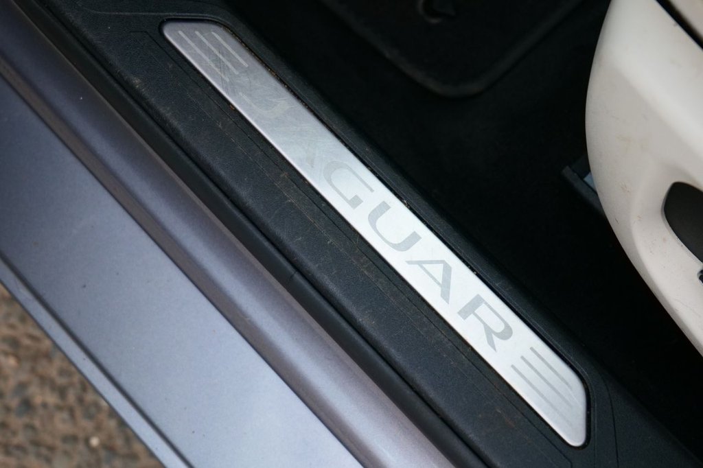 Used Jaguar XE 2019 for sale - 77276081: Photo 26