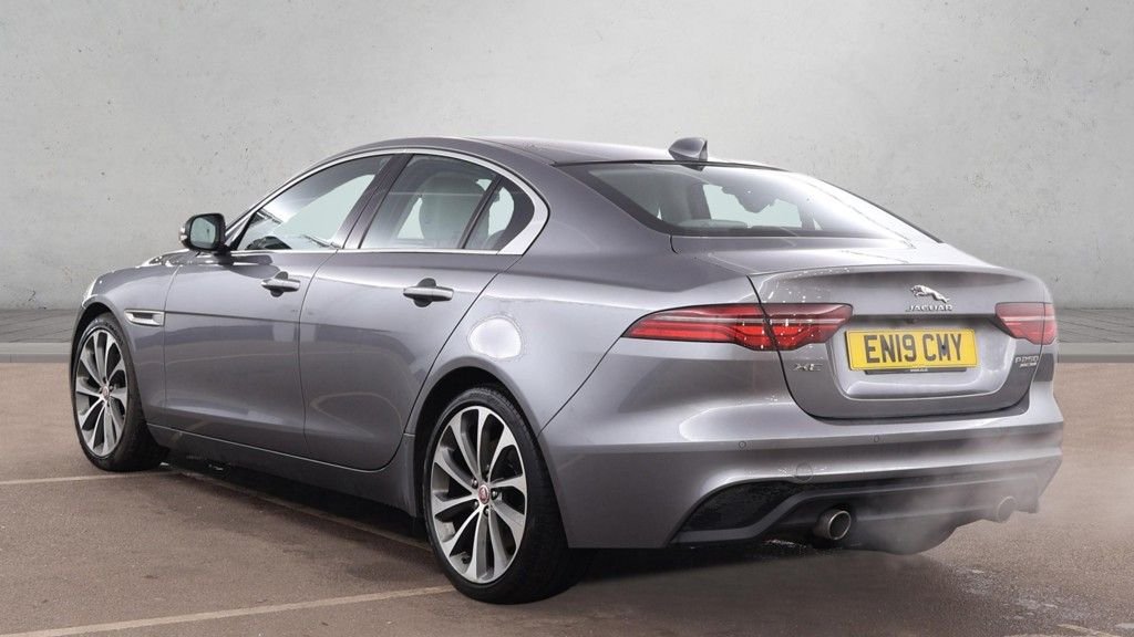 Used Jaguar XE 2019 for sale - 77276081: Photo 3
