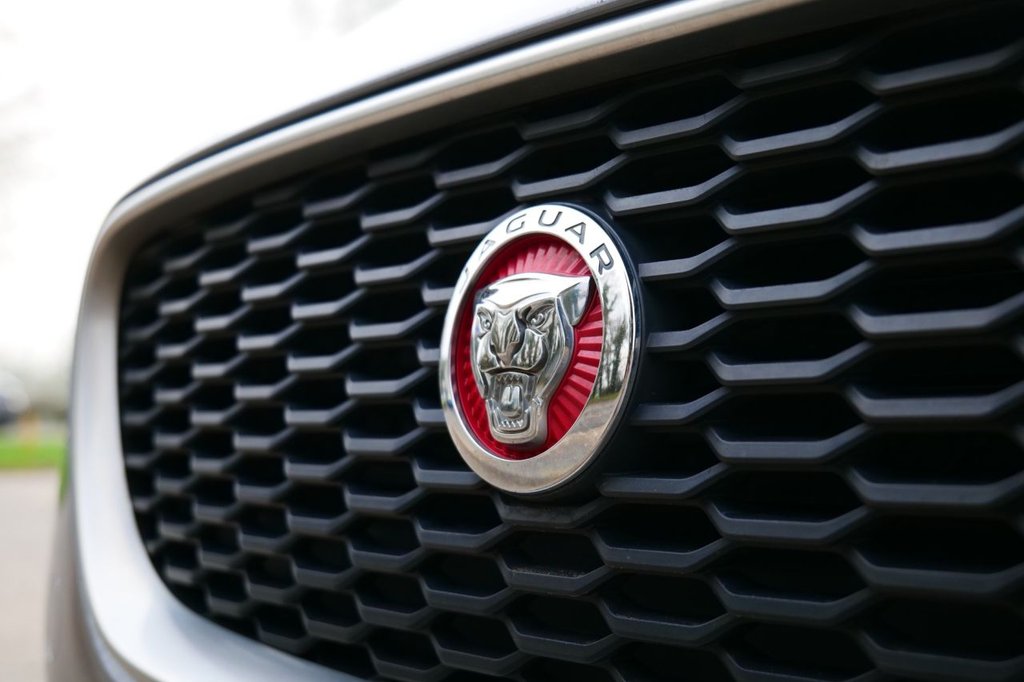 Used Jaguar XE 2019 for sale - 77276081: Photo 33