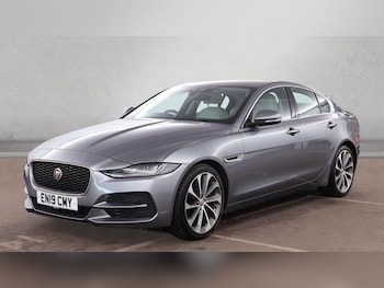 Used Jaguar XE 2019 for sale - 77276081: Photo