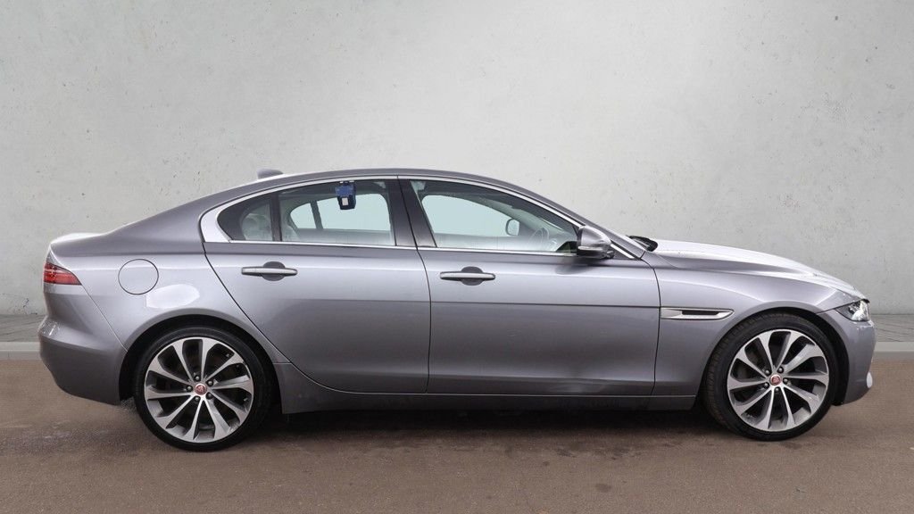Used Jaguar XE 2019 for sale - 77276081: Photo 5