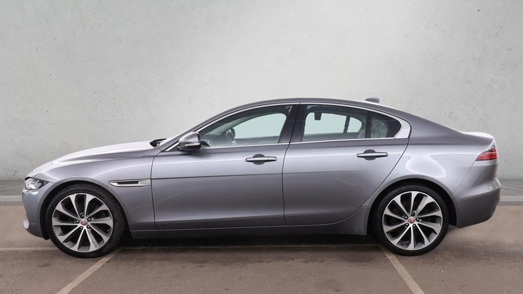 Used Jaguar XE 2019 for sale - 77276081: Photo 6