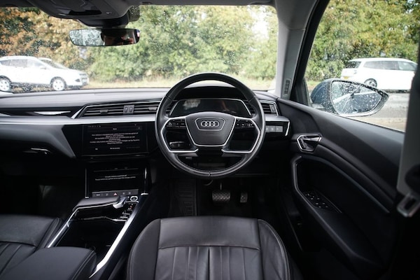 Used Audi Q8 e-tron 2023 for sale - 75585586: Photo 10