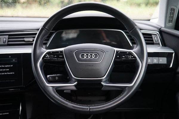 Used Audi Q8 e-tron 2023 for sale - 75585586: Photo 11