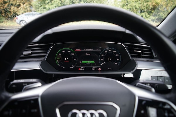 Used Audi Q8 e-tron 2023 for sale - 75585586: Photo 14