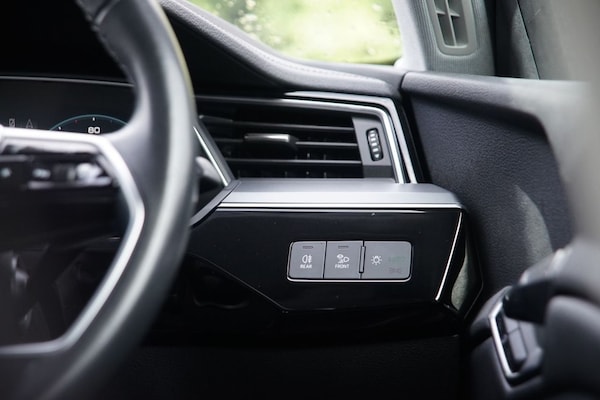 Used Audi Q8 e-tron 2023 for sale - 75585586: Photo 16