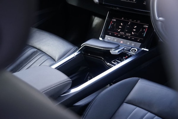 Used Audi Q8 e-tron 2023 for sale - 75585586: Photo 22
