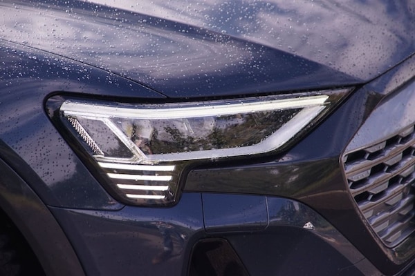 Used Audi Q8 e-tron 2023 for sale - 75585586: Photo 33