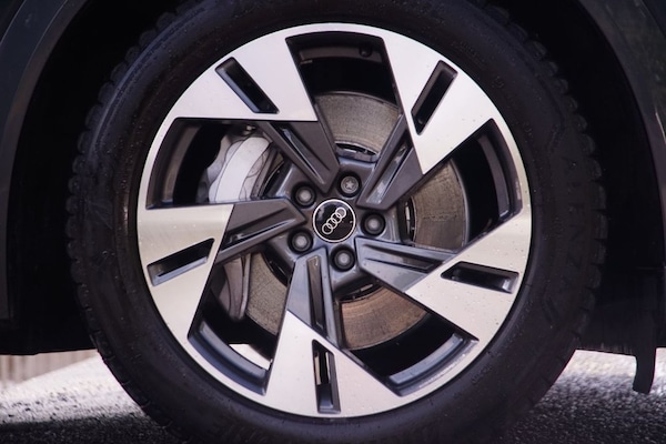 Used Audi Q8 e-tron 2023 for sale - 75585586: Photo 35