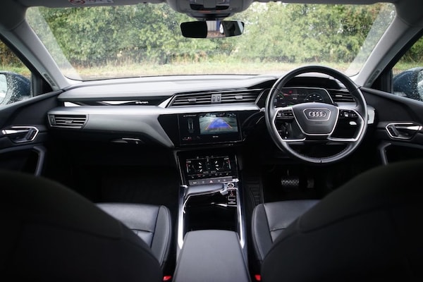 Used Audi Q8 e-tron 2023 for sale - 75585586: Photo 3