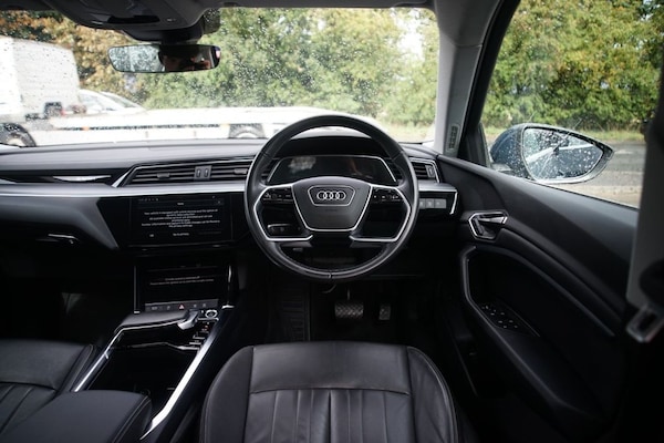 Used Audi Q8 e-tron 2023 for sale - 75585586: Photo 9