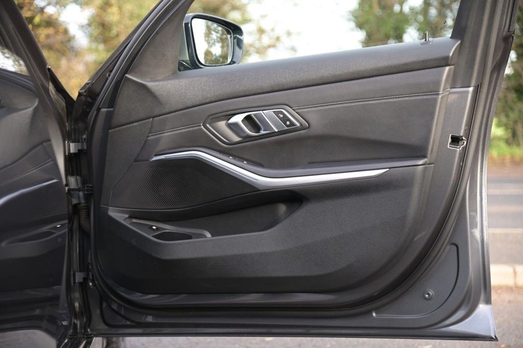 Used BMW 3 Series 2021 for sale - 76582780: Photo 28