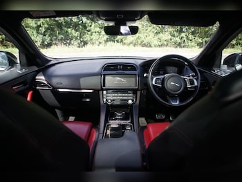 Used Jaguar F-Pace 2020 for sale - 75831160: Photo