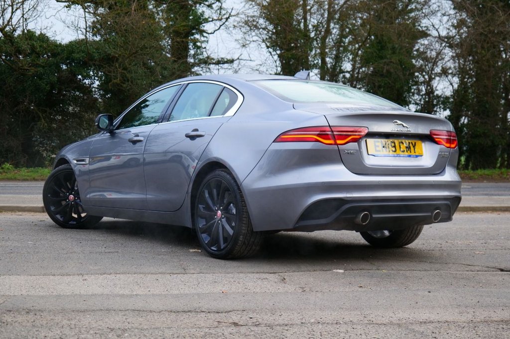 Used Jaguar XE 2019 for sale - 77879353: Photo 2