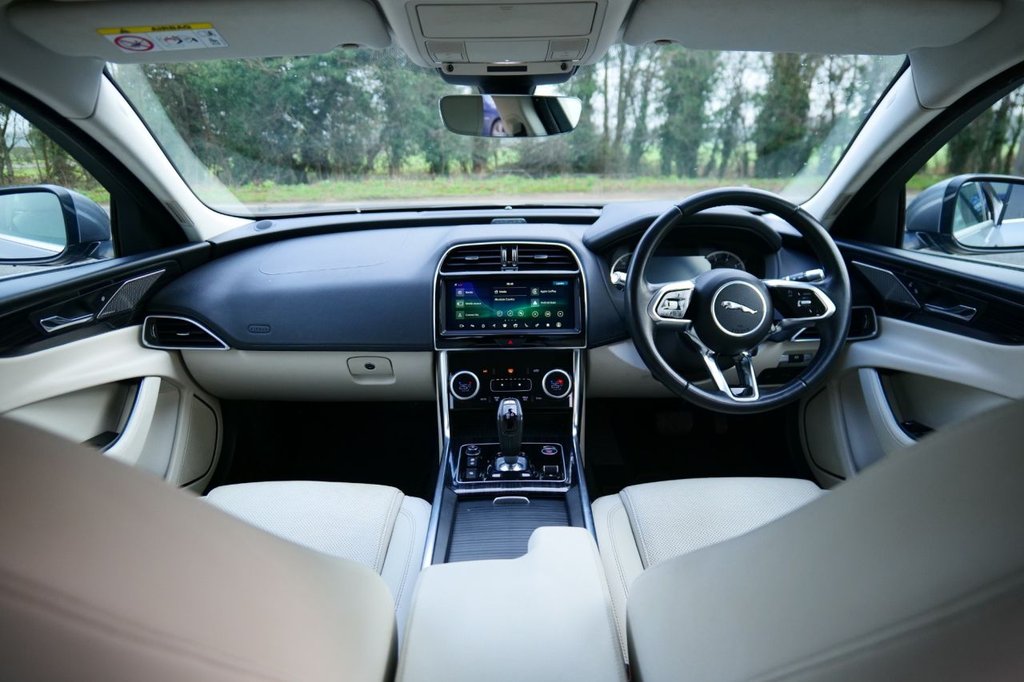 Used Jaguar XE 2019 for sale - 77879353: Photo 3