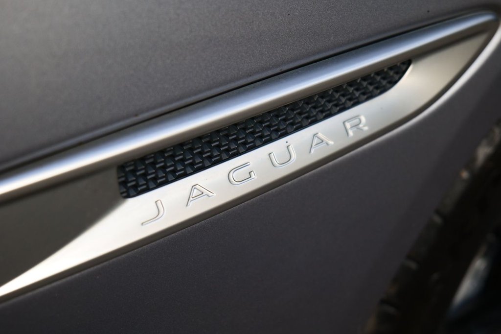 Used Jaguar XE 2019 for sale - 77879353: Photo 8