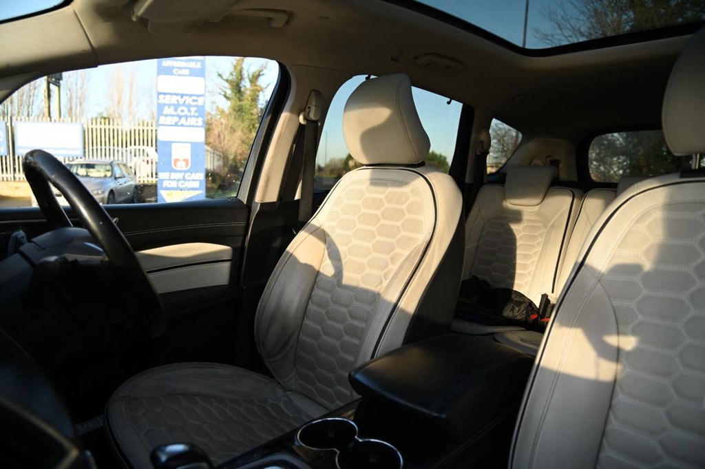 Used Ford S-Max 2017 for sale - 76923180: Photo 2