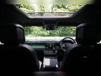 Used Land Rover Defender 2023 for sale - 75596820: Photo