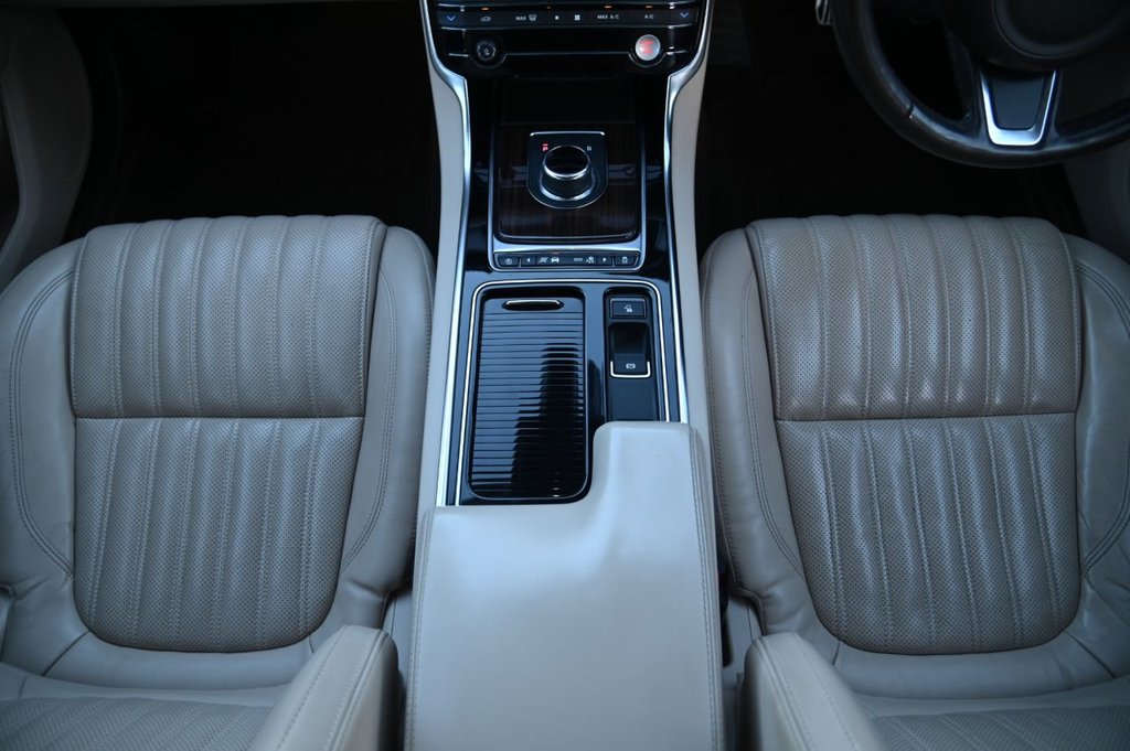 Used Jaguar XF 2018 for sale - 76923830: Photo 18