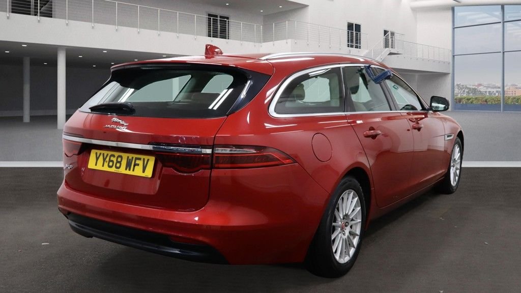Used Jaguar XF 2018 for sale - 76923830: Photo 2