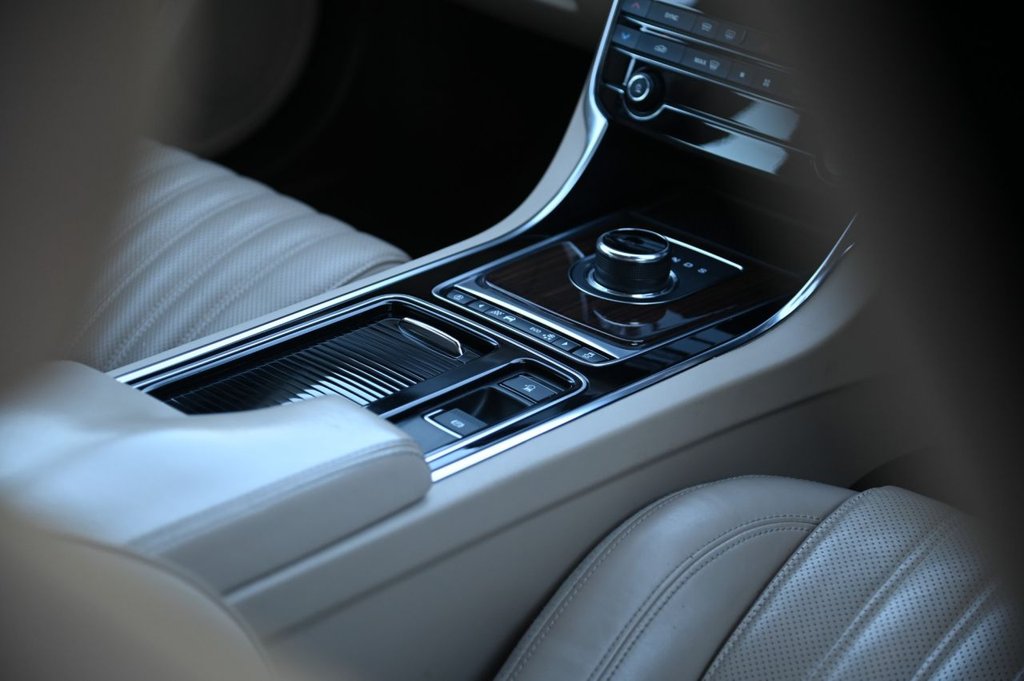 Used Jaguar XF 2018 for sale - 76923830: Photo 20