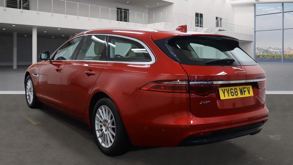 Used Jaguar XF 2018 for sale - 76923830: Photo 3