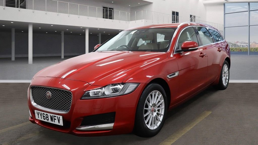 Used Jaguar XF 2018 for sale - 76923830: Photo 4