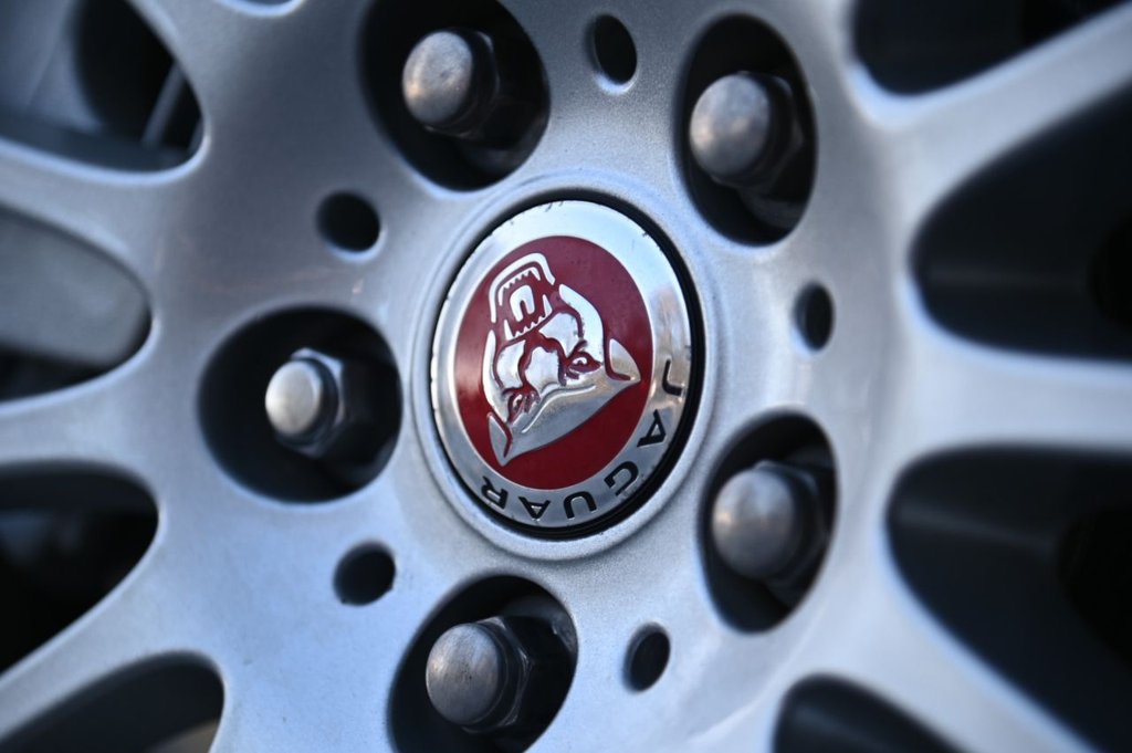 Used Jaguar XF 2018 for sale - 76923830: Photo 41