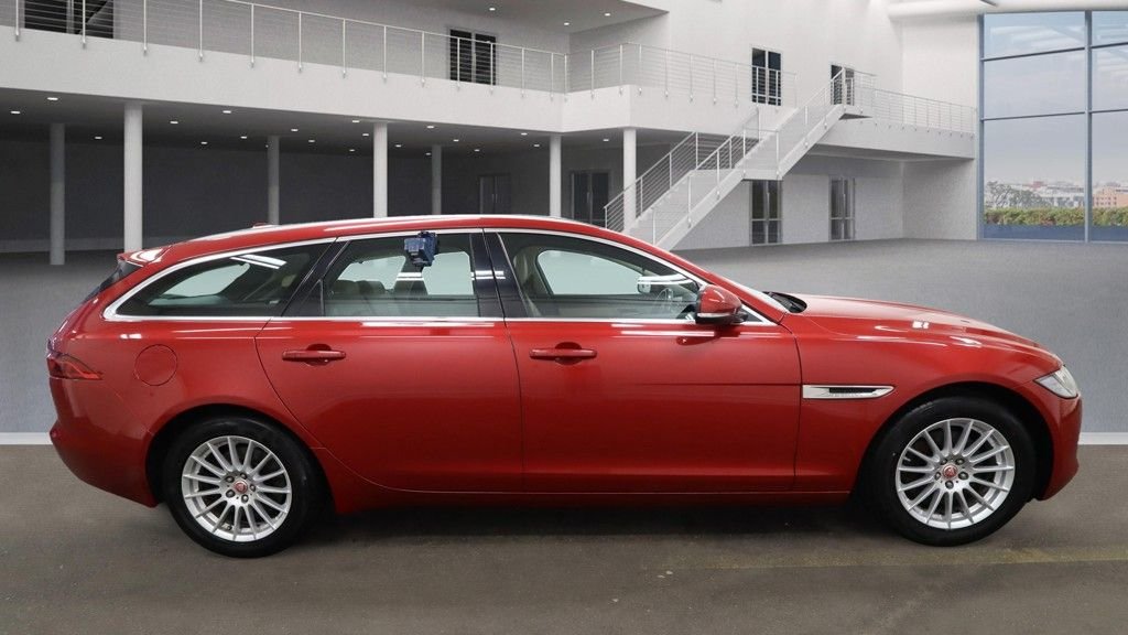 Used Jaguar XF 2018 for sale - 76923830: Photo 5