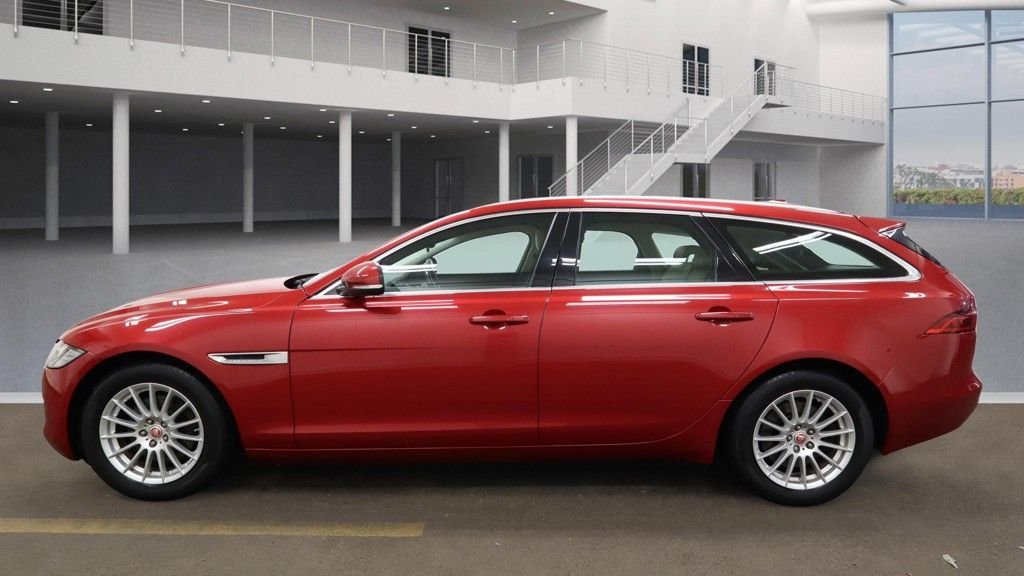 Used Jaguar XF 2018 for sale - 76923830: Photo 6