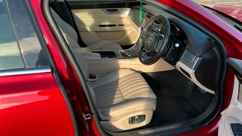 Used Jaguar XF 2018 for sale - 76923830: Photo 7