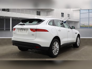 Used Jaguar F-Pace 2017 for sale - 76132899: Photo 2