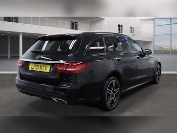 Used Mercedes-Benz C Class 2021 for sale - 76923815: Photo