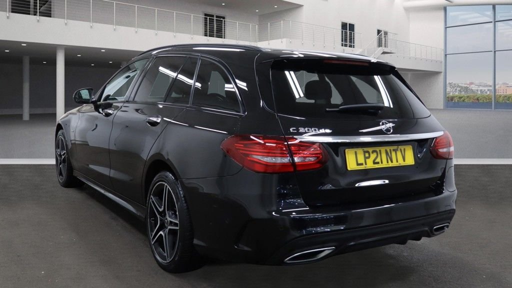 Used Mercedes-Benz C Class 2021 for sale - 76923815: Photo 3