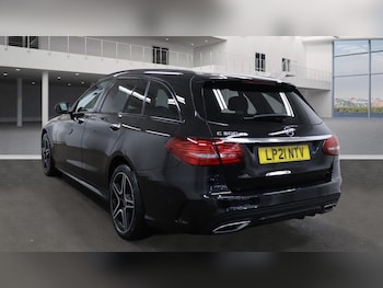 Used Mercedes-Benz C Class 2021 for sale - 76923815: Photo