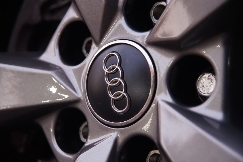 Used Audi A4 Avant 2020 for sale - 76132810: Photo 37