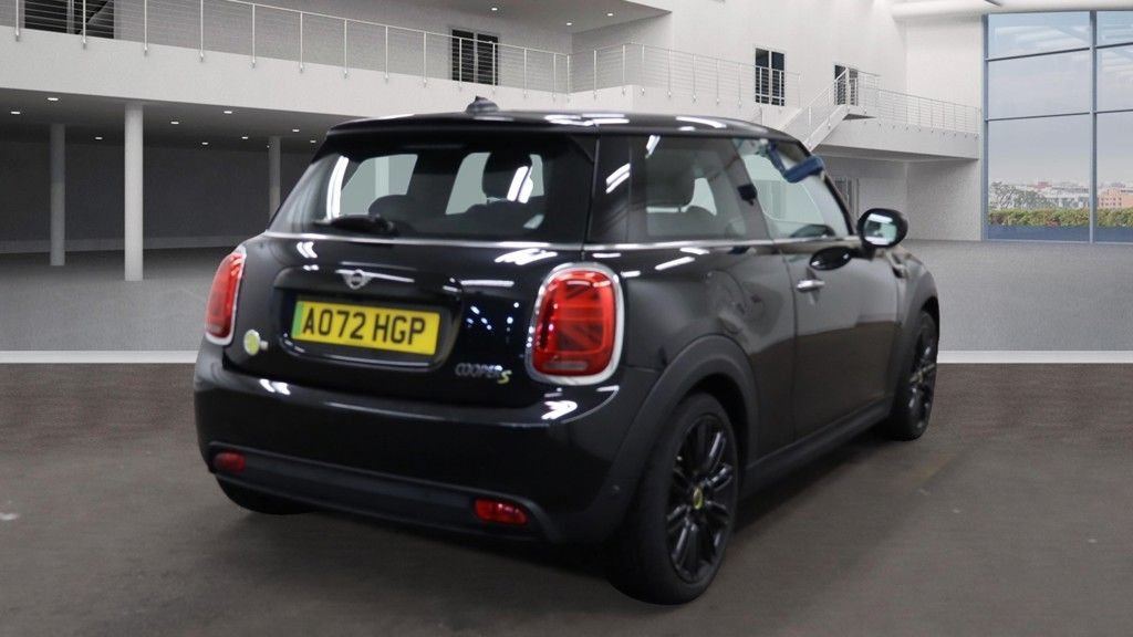 Used MINI Electric Hatch 2022 for sale - 76396297: Photo 2